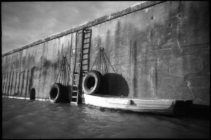 23406702166_ce2931671d_k