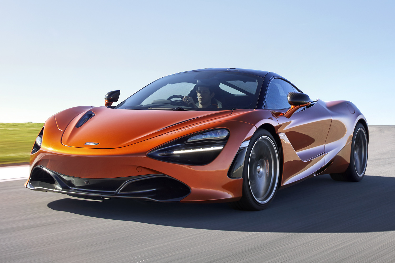 Megérkezett az új McLaren 720S 18