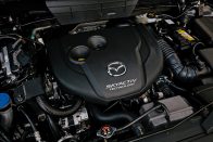 Tanult hibájából a Mazda 52