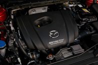 Tanult hibájából a Mazda 53