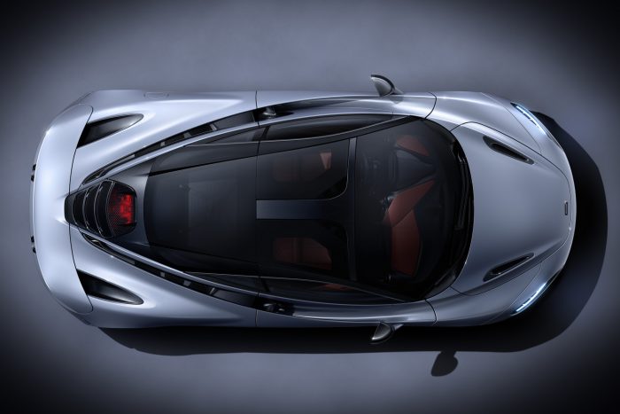 Megérkezett az új McLaren 720S 8 Elöl 150, hátul 210 liternyi poggyásznak jut hely.