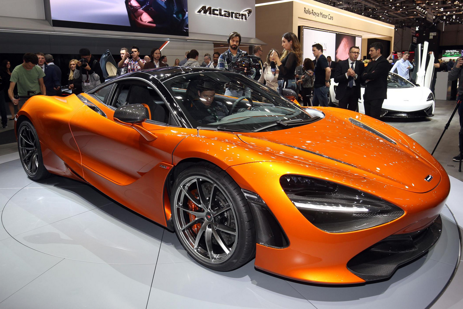 Megérkezett az új McLaren 720S 23