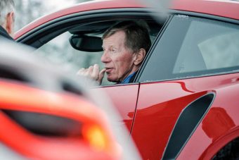 Kiállítással tiszteleg Walter Röhrl előtt a Porsche