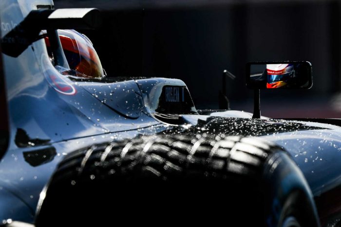 F1: Kínára új esőgumit gyárt a Pirelli