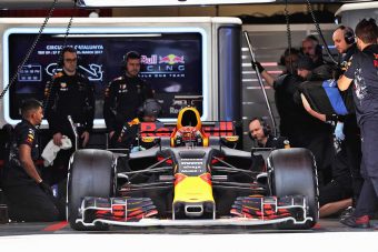 F1: Razzia indul a csapatoknál Barcelonában