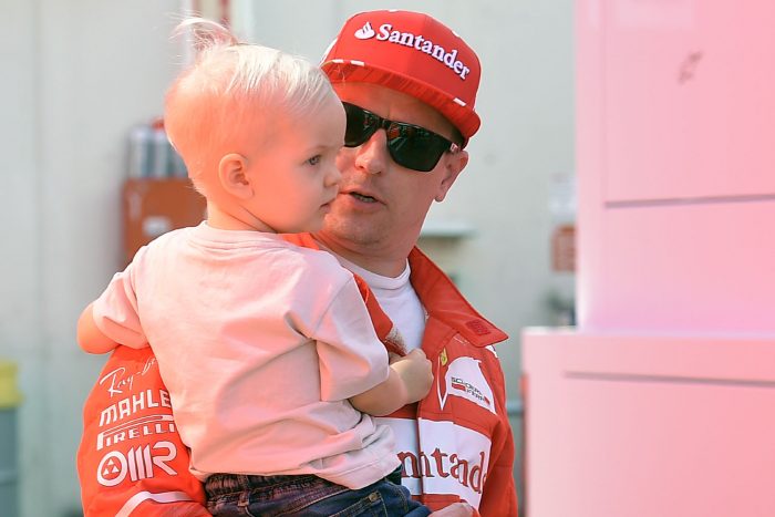 Räikkönen kisfia a Forma-1-es paddockban 1 | Vezess barcelona_teszt08_02