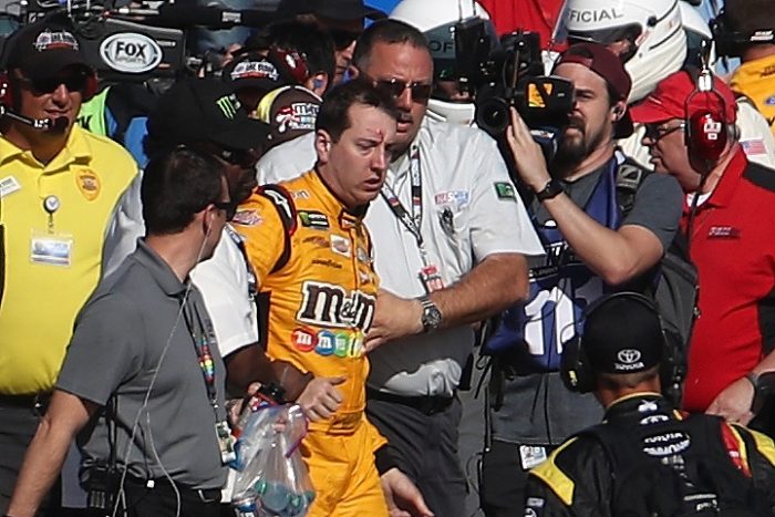 Ölre mentek a pilóták, vér folyt a NASCAR-futam után – videó