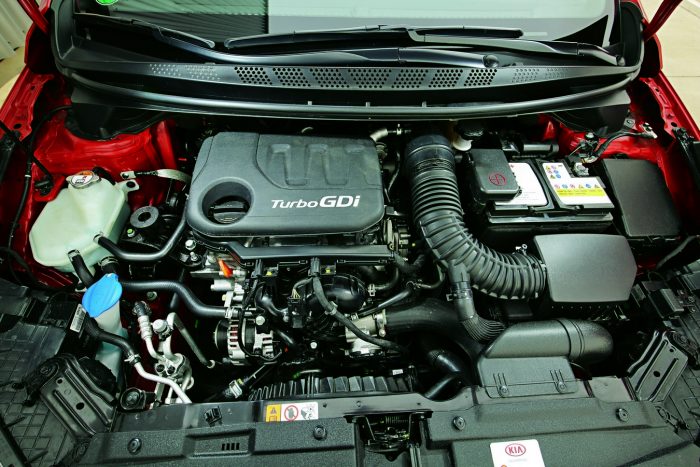 Melyik a legjobb kompakt autó 5-6 millió forintért? 7 A motorteret nem tölti be, de a hozzá fűzött reményeket sem