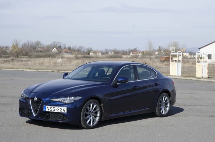 Az Alfa Romeo Giulia felnyitotta a szemem, mindent értek 14 | Vezess Bárhová mentem, rendszeresen fényképezték a parkolóban