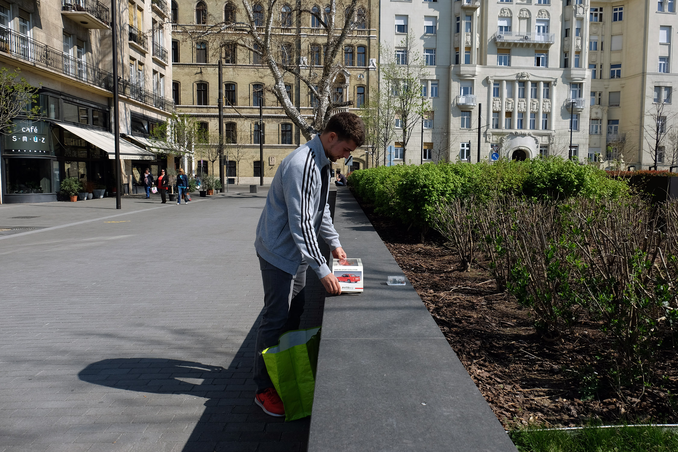 Luxusautók, amik büntetlenül parkolhatnak, ahol csak akarnak 21