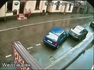 Ez minden idők legmagabiztosabb parkolóból történő kiállása