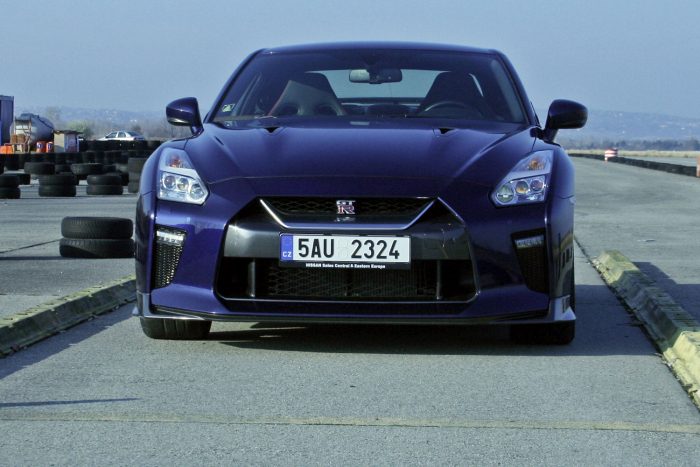 Nissan GT-R