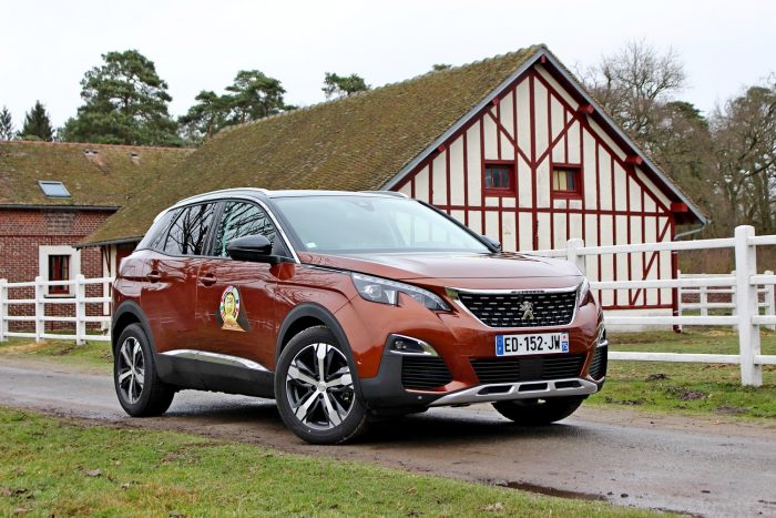 Megvan Az Év Autója 2017! 8 A nyertes, vagyis Az Év Autója 2017 cím büszke tulajdonosa a Peugeot 3008 összesen 319 ponttal, ami 23-al több annál, amit az Alfa összegyűjtött. A vezess.hu olvasói a 3008-ast 8 százalékos tetszési aránnyal az ötödik helyre tették, én 4 pontot adtam neki, így osztozott a 3-4. helyen a Volvóval