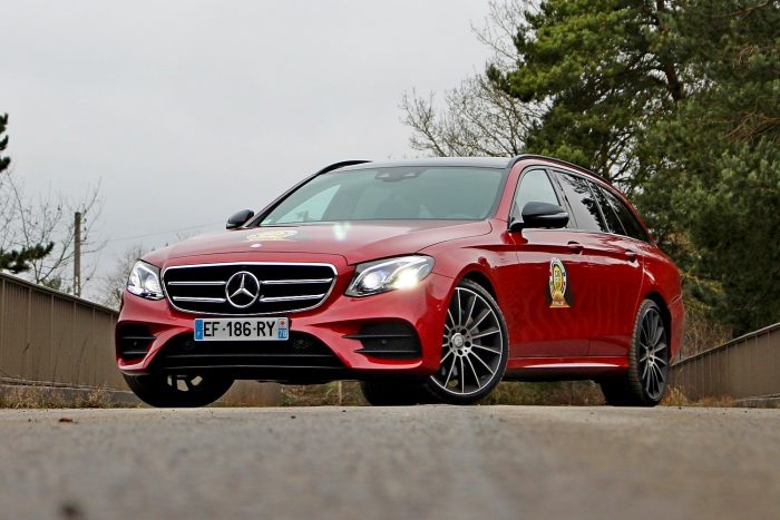 Megvan Az Év Autója 2017! 5 A képzeletbeli dobogó harmadik fokára állhat fel a Mercedes E-osztálya 196 ponttal. Olvasóink szintén a harmadik helyre tették, 16 százalékos tetszéssel. Nálam a második volt 5 ponttal a 25-ből