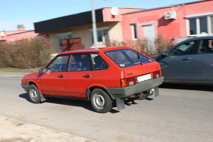 1354 km az új Lada Vestában 44 Utoljára a Samara 1984-es bemutatásakor váltott korszakot a Lada, most a Renault-hátterével készülő Vesta bevezetésével ugyanez történik