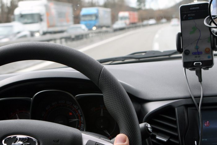 1354 km az új Lada Vestában 45 Nem sokat csal a sebességmérő, a GPS szerint 175-tel megyünk, óra szerint 180-nal, az autó gyári végsebességével