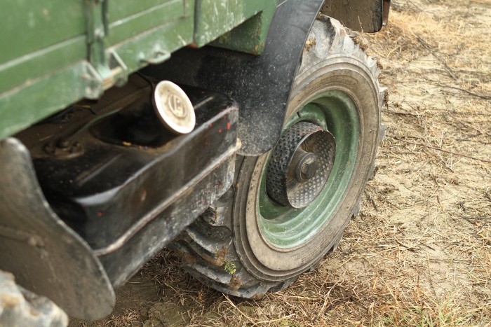 Unimog a tyúkolból 6 Fellépő az első keréken