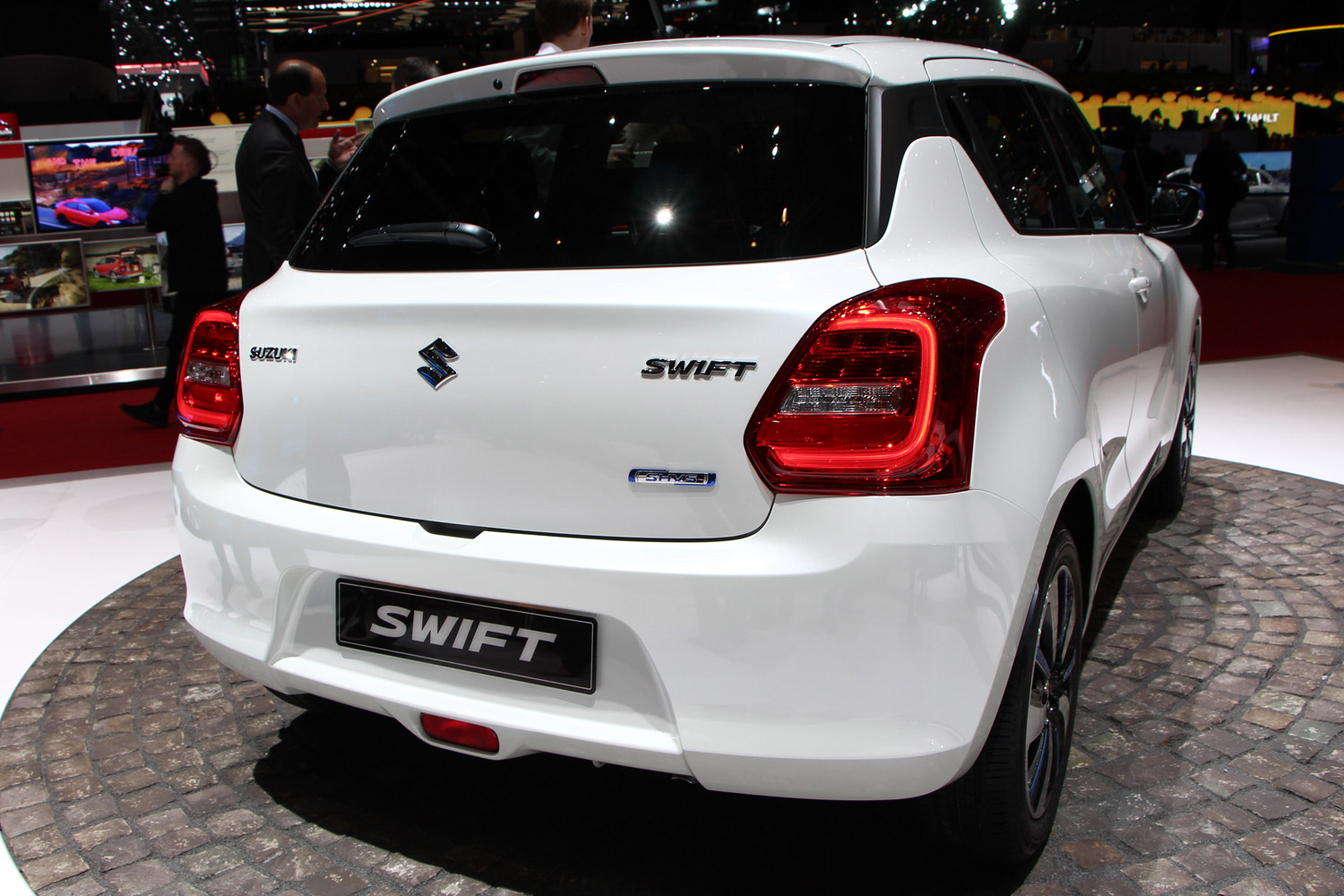 Videó: beültünk az új Suzuki Swiftbe 7