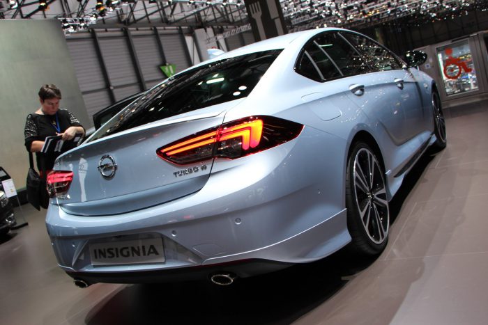 Kicsit sem franciás az új Opel Insignia 24 Júniusban lesz kapható az Opel új csúcsmodellje. A nagyon kemény akciókkal életben tartott előd végre nyugdíjba mehet
