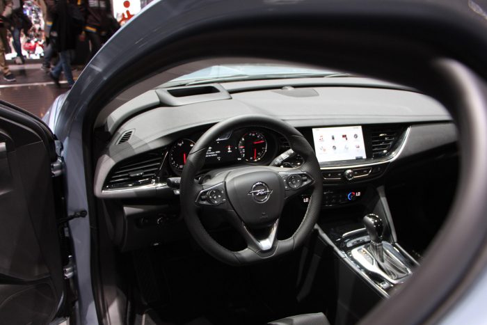 Kicsit sem franciás az új Opel Insignia 23 Jók az anyagok, a minőségérzet kedvező