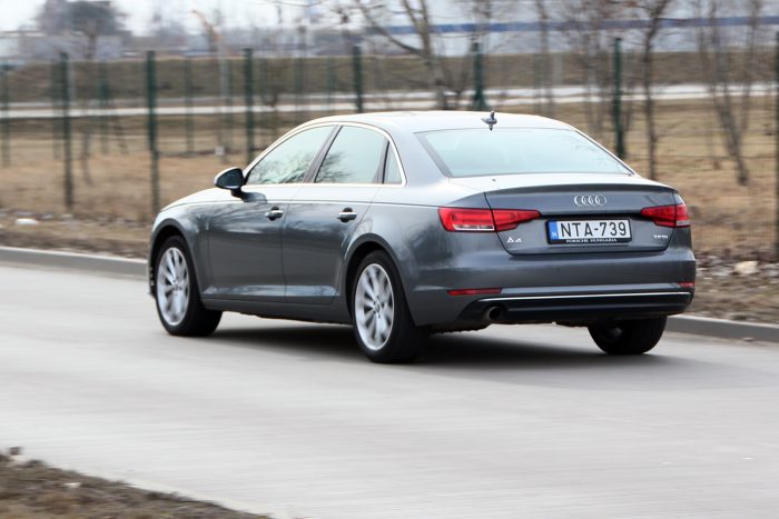 Alapmotorral is Audi az A4? 7 Picikét sem kanyarvadász
