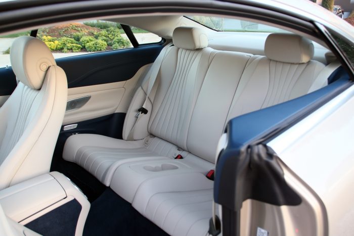 Pompázatos világ az új Mercedes E Coupéban 56 180 centis magasságig elegendő a hely hátul