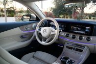 Pompázatos világ az új Mercedes E Coupéban 38