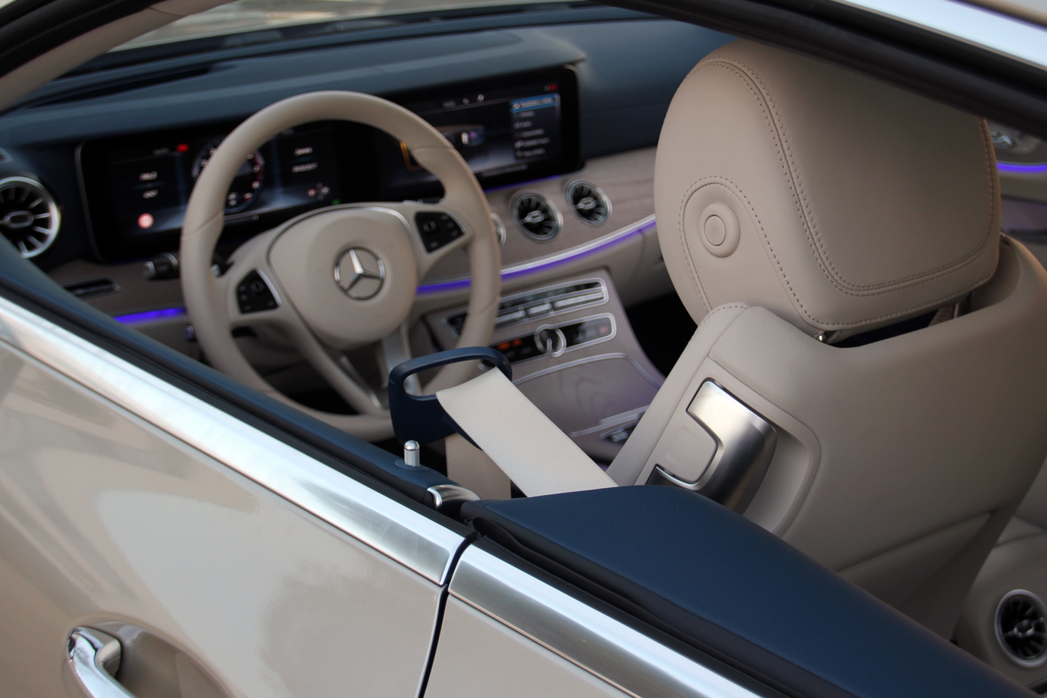 Pompázatos világ az új Mercedes E Coupéban 19