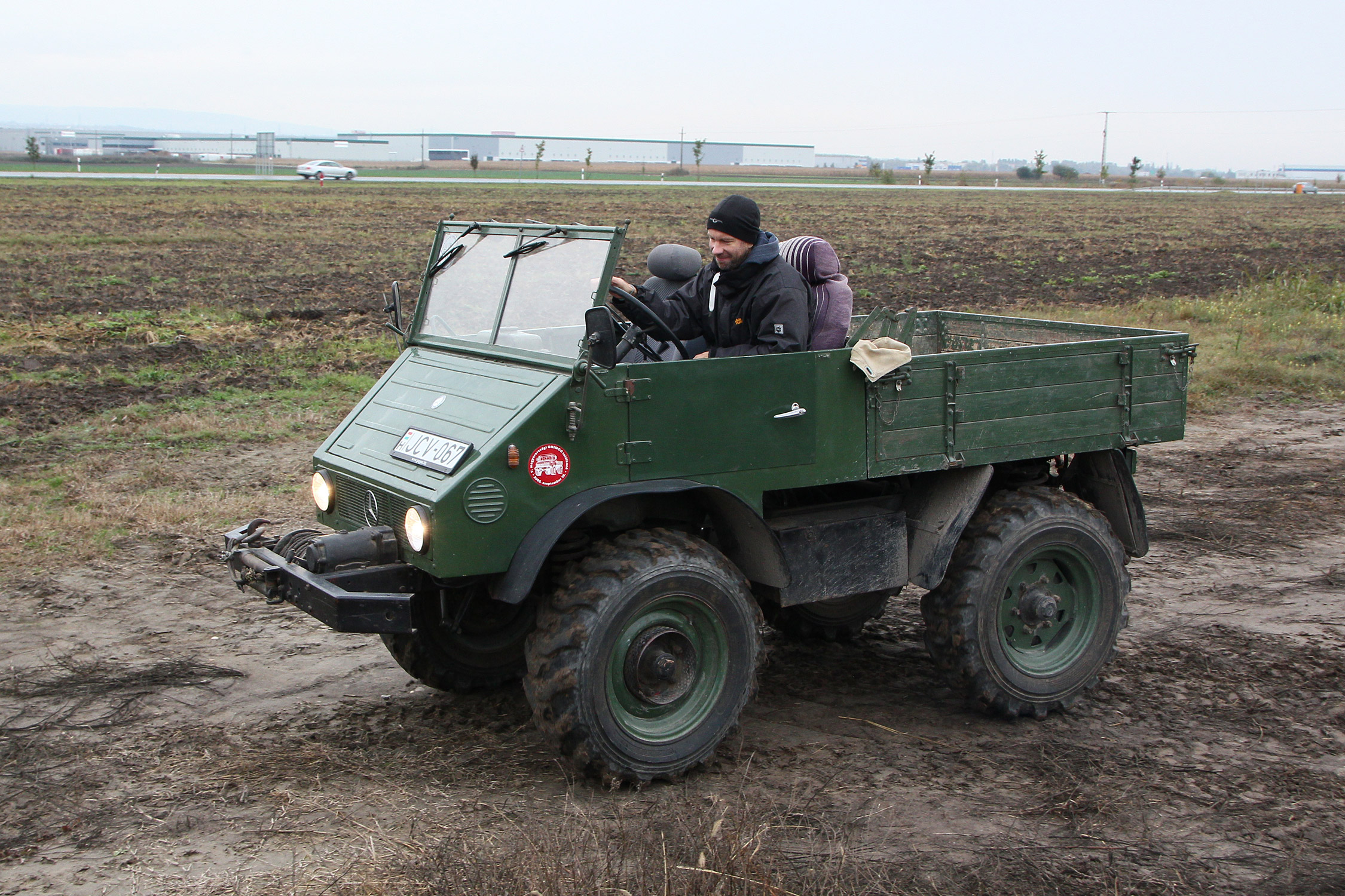 Unimog a tyúkolból 33