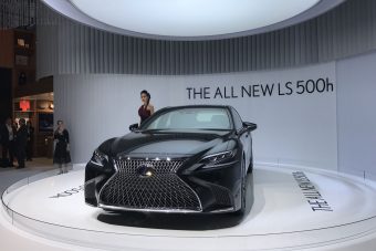 Gyalogost kerül az új Lexus