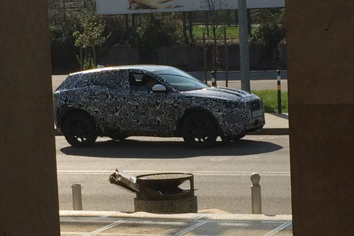 Különös autót fotóztak a Ferihegyi reptérnél