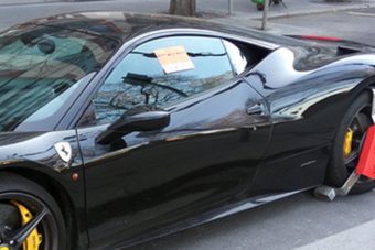 Csúnya dolgot csinált egy Ferrari Budapesten, kapott is érte ajándékot