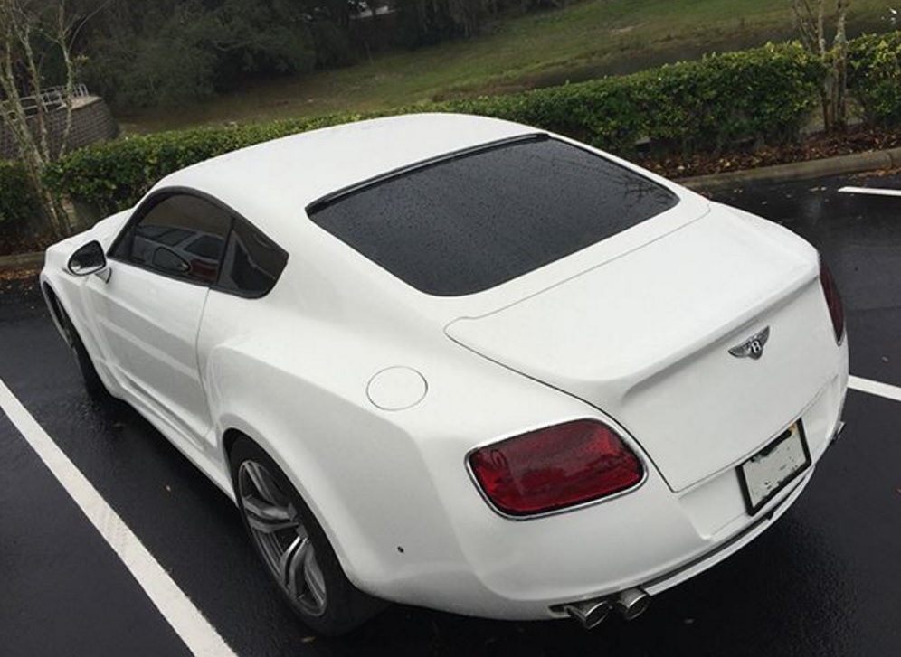 Eladhatatlan rémség a Bentley gúnyába csomagolt Mustang 1