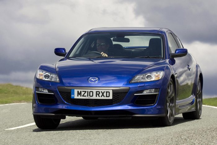 A Mazda megmenti a Wankel-motort! 3 Az Euro 5-ös szabványt már nem sikerült betartatni a Wankel-motorral, az RX-8 volt az utolsó szériaautó ezzel a technikával