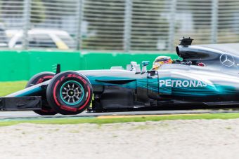 F1: Hamilton uralta az idény első edzésnapját