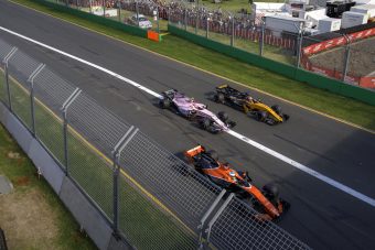 F1: Már a csapatok is ráparáztak az előzésekre