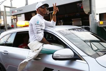 F1: Hamiltoné az év első pole-ja