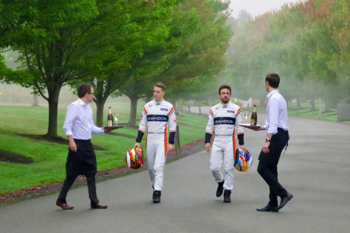 F1: Minden, amit tudni érdemes a 2017-es szezonról 13 Reklámfotózáson a McLaren-pilóták