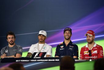 F1: Egymásra mutogat Hamilton és Vettel