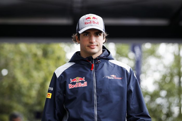 F1: A Mercedes is vinné Sainzot?