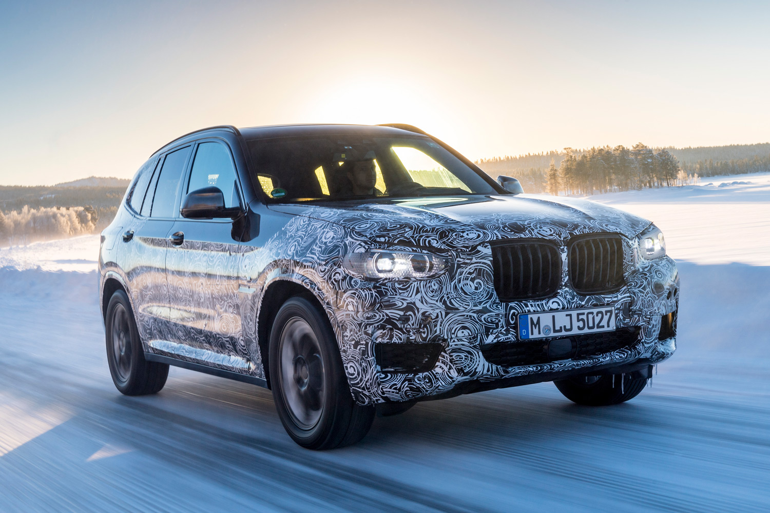 Hivatalosan buktatták le az új BMW X3-ast 4