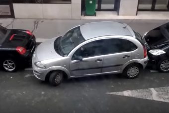 Kezet csókolunk ezeknek a hölgyeknek, úgy parkolnak mint a profik