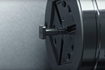 Egy apró csavar élete az F1-ben