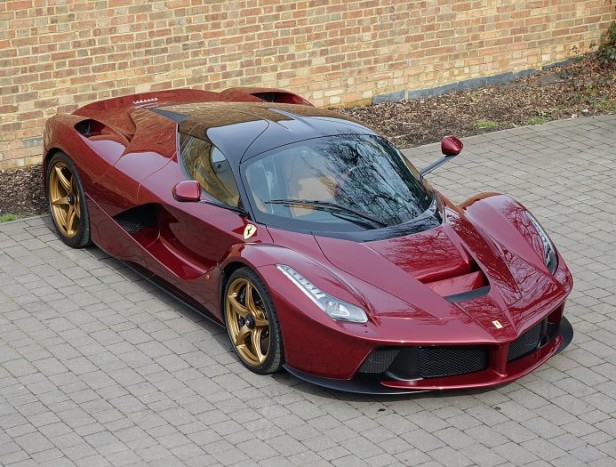 Gazdát keres az egyik legszebb LaFerrari