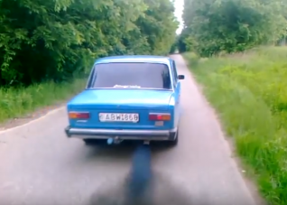 Szentségtörés vagy zseniális ötlet? - Verseny-Lada dízelmotorral