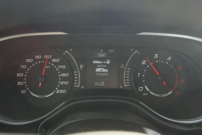 Mit tud a Fiat nagy családi kombija? 14 130-nál ennyit forog a motor
