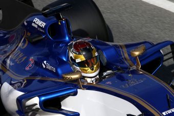 F1: Wehrlein rejtegeti a Mercedes-csillagot