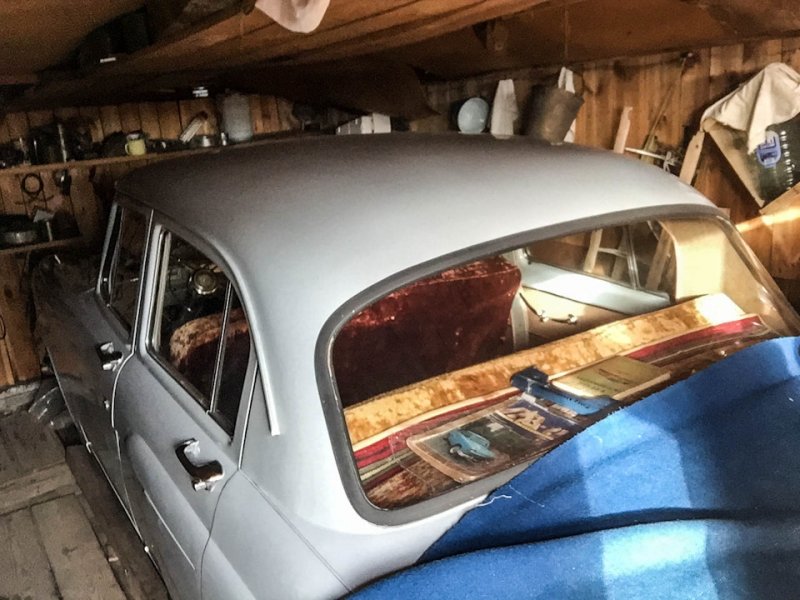 Vajon hány garázsban pihen még ilyen makulátlan veterán, mint ez a Volga? 7 | Vezess 003