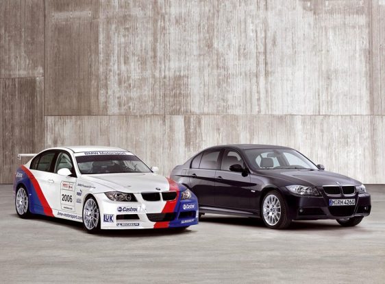 Autók, amiket versenyek reszeltek neked tökéletesre 5 A BMW 320si rendre bekerül a legrosszabb motorok válogatásokba, de kétség kívül érdekes modell, hiszen a WTCC-s túraautó génjeit hordozza magában. Karbon szelepfedeles 2 literes szívó benzinese 173 lóerős és 200 Nm nyomatékú, valamint nagyobb szívó- és kipufogó szelepeket kapott. 2600 darab készült a 320si-ből.
