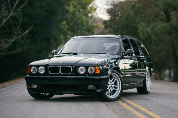 Eladó az egyik legritkább BMW M5 1995-ből, kitűnő évjárat, szalonállapotban